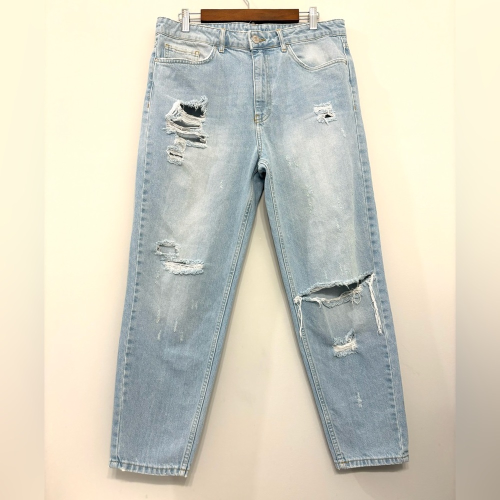 Forever 21 Distressed Mom Jeans‎ Women’s Size 31 High Rise Light Wash Tapered